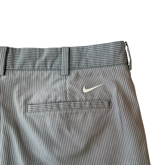 Nike Golf Shorts Mens Size 32 Lightweight Stretch Gray Striped Chino - Picture 1 of 6
